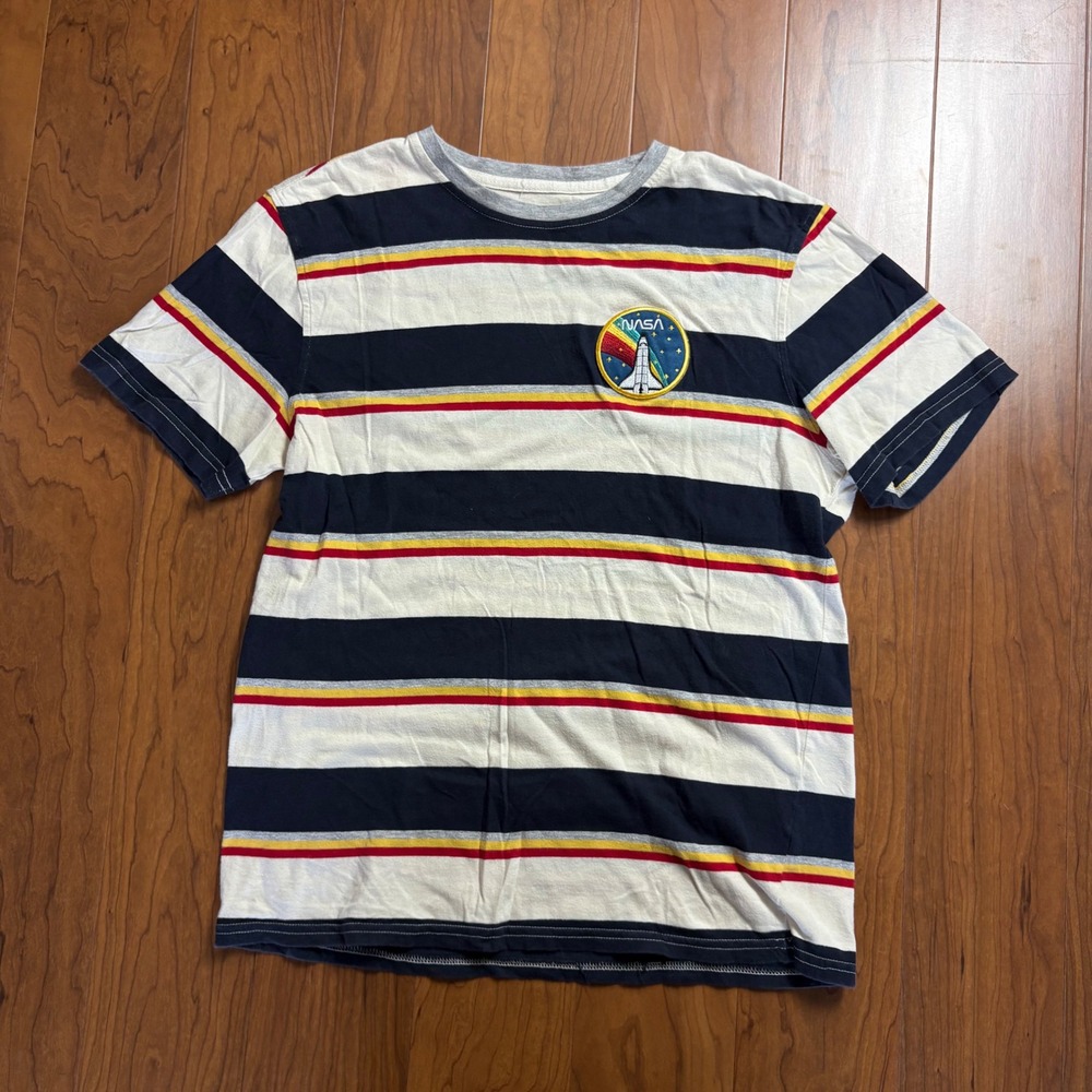 Retrofit NASA Space Shuttle Striped T-Shirt Mens Medium Navy White Rainbow Patch